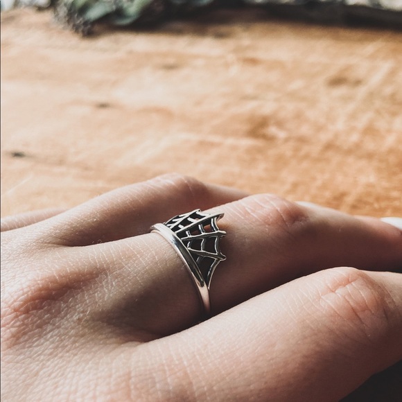 Spiderweb ring - Picture 3 of 4